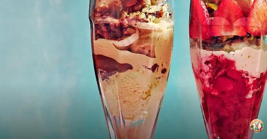 sundae de banana com pecãs